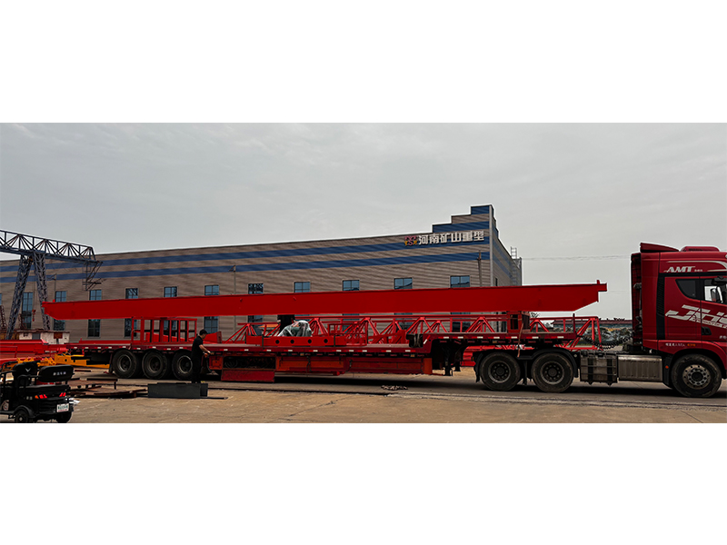 葫蘆雙梁起重機 LH5t-20.6m 制作完成 裝車發(fā)出