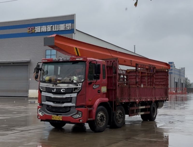 電動單梁起重機 LD2t-14.6m 制作完成 裝車發(fā)出